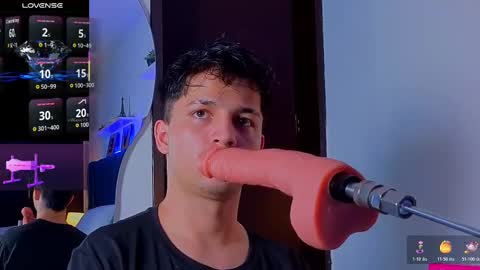 Snapshot of issac_james chatting on 11/08/25, 04:23 Issac online show from 11/08/25, 04:23