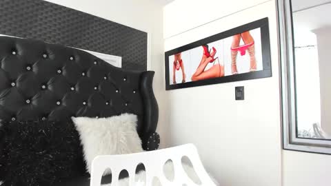 Snapshot of issadorajames chatting on 01/18/25, 01:18 issadorajames online show from 01/18/25, 01:18