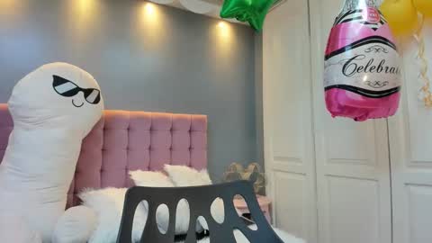 Snapshot of issadorajames chatting on 10/05/25, 02:26 issadorajames online show from 10/05/25, 02:26