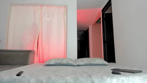 Isabella  online show from 02/15/26, 06:37