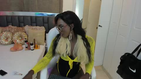 Iseey online show from 02/06/25, 04:10