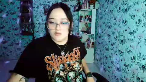 Yiz online show from 07/18/26, 03:00