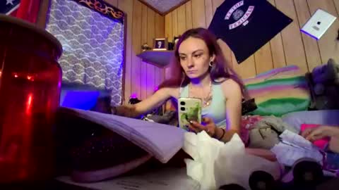 Snapshot of issyamazin667 chatting on 01/18/26, 05:39 Girlnextdoor online show from 01/18/26, 05:39