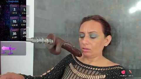 Snapshot of issys_milf chatting on 03/04/25, 12:12 ISSYS online show from 03/04/25, 12:12