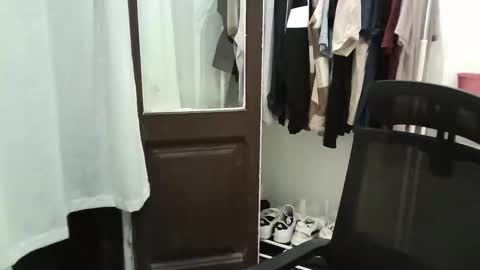 Snapshot of italianboybcn chatting on 10/30/25, 08:53 italianboybcn online show from 10/30/25, 08:53