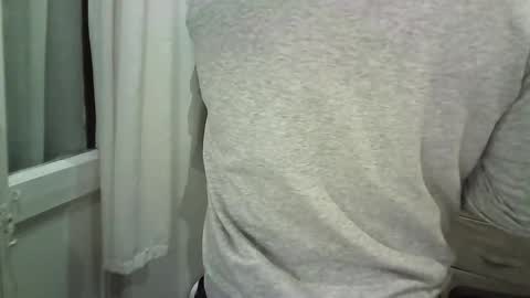 italianboybcn online show from 11/28/25, 06:54