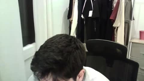 italianboybcn online show from 12/16/25, 07:08