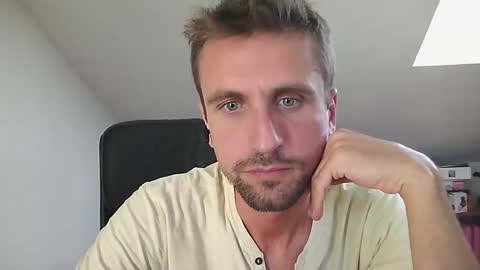 italiano116116 online show from 09/18/25, 01:02