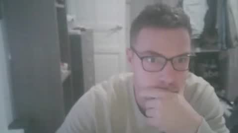 Snapshot of italianslavexoxo chatting on 11/09/25, 03:10 S online show from 11/09/25, 03:10