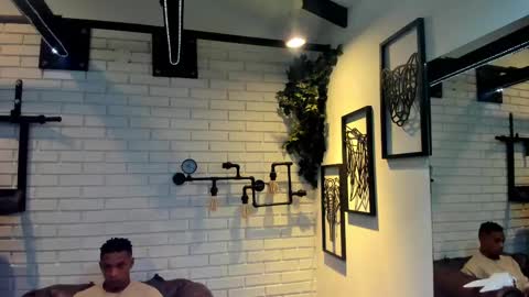 Italo Moore online show from 09/28/25, 11:04