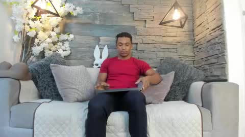 Italo Moore online show from 10/12/25, 12:04