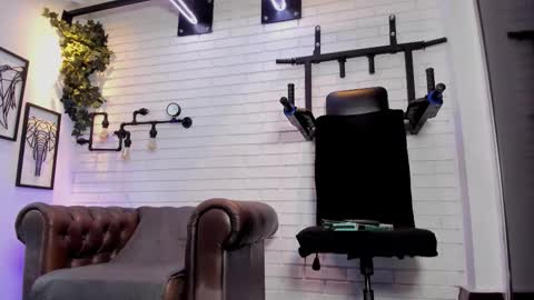 Italo Moore online show from 10/24/25, 11:17