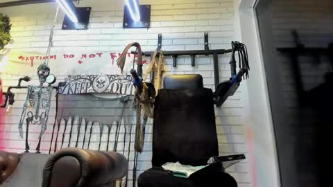 Italo Moore online show from 10/30/25, 11:11