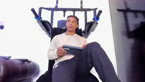 Italo Moore online show from 11/10/25, 11:53