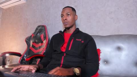 Snapshot of itanxfor chatting on 12/01/25, 12:32 itanxfor online show from 12/01/25, 12:32