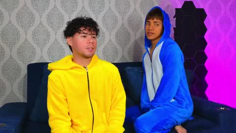 Snapshot of ithan_salvatore chatting on 02/07/25, 09:04 Ithan and Friends online show from 02/07/25, 09:04