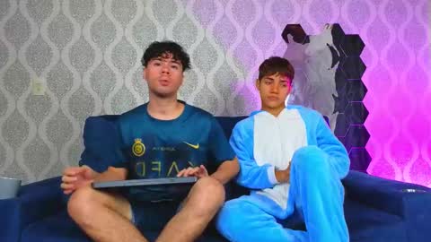 Snapshot of ithan_salvatore chatting on 02/11/25, 07:38 Ithan and Friends online show from 02/11/25, 07:38