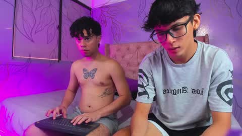 Snapshot of ithan_salvatore chatting on 03/06/25, 01:46 Ithan and Friends online show from 03/06/25, 01:46