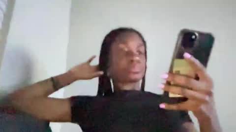 Snapshot of its5iveam chatting on 12/31/24, 03:01 5ive AM online show from 12/31/24, 03:01