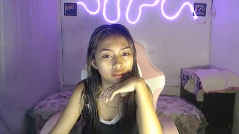 Snapshot of its_andrea chatting on 10/13/25, 07:30 its andrea online show from 10/13/25, 07:30