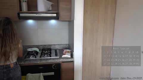 Snapshot of its_jessi chatting on 12/19/25, 07:21 Jessi online show from 12/19/25, 07:21