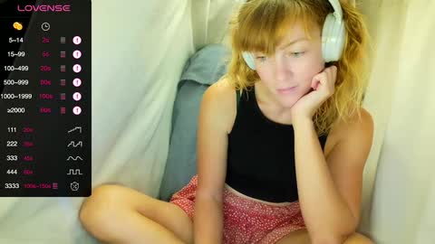 Lily online show from 10/22/25, 10:20