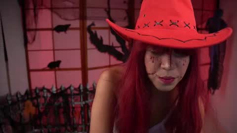 Snapshot of its_lola chatting on 11/01/25, 02:02 online show from 11/01/25, 02:02