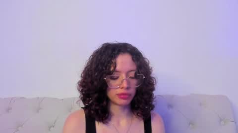 Snapshot of its_marie chatting on 12/12/24, 04:43 Maria online show from 12/12/24, 04:43