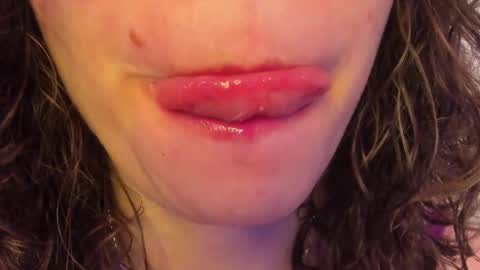 Snapshot of its_marie chatting on 03/07/25, 02:01 Maria online show from 03/07/25, 02:01