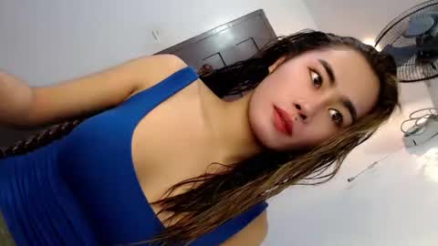 its_me_vanesa online show from 12/22/25, 03:14