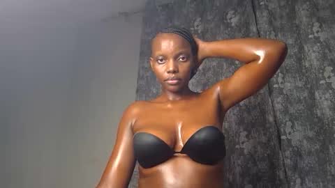 Snapshot of its_metney chatting on 06/06/26, 03:28 Metney online show from 06/06/26, 03:28