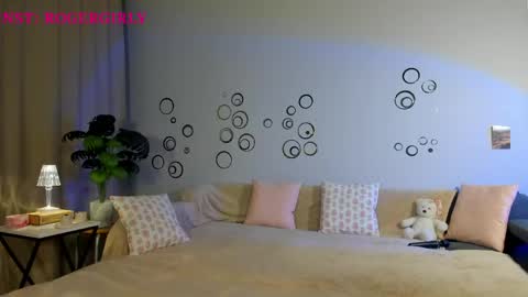 Snapshot of its_nicki_m chatting on 05/27/26, 07:11 Nicki online show from 05/27/26, 07:11