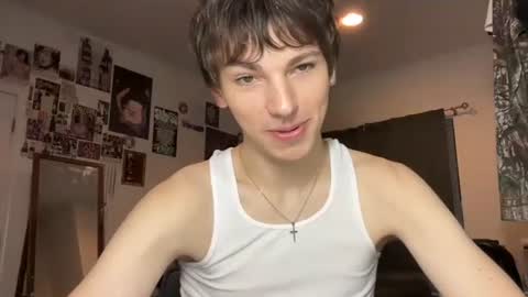 Snapshot of its_rowan chatting on 11/03/25, 02:02 Rowan online show from 11/03/25, 02:02