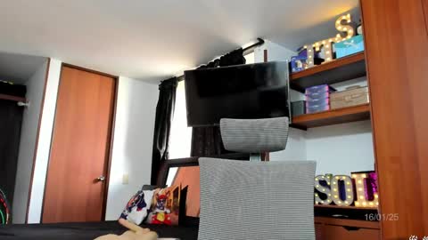 Snapshot of its_sol chatting on 01/16/25, 01:25 Sol online show from 01/16/25, 01:25