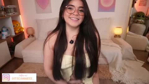 Snapshot of itscammieee chatting on 05/16/26, 06:39 Camila but you can call me online show from 05/16/26, 06:39