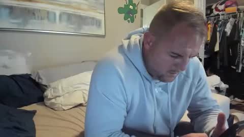 Snapshot of itscreative chatting on 10/22/25, 07:35 itscreative online show from 10/22/25, 07:35