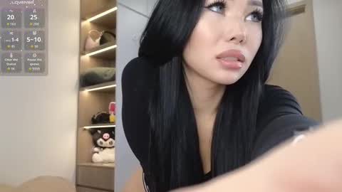 Snapshot of itsdevilcat chatting on 02/25/26, 01:37 Queen Liya online show from 02/25/26, 01:37