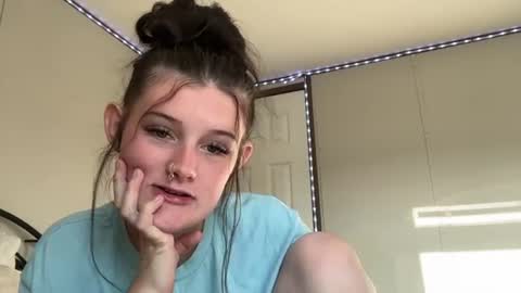 Snapshot of itskaylaaa chatting on 06/16/26, 12:35 itsKaylaaa online show from 06/16/26, 12:35