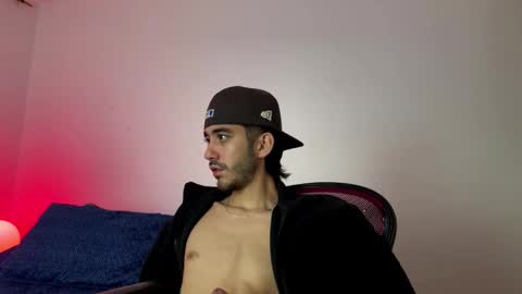 Snapshot of itsmartin_ chatting on 02/17/26, 02:30 itsmartin_ online show from 02/17/26, 02:30