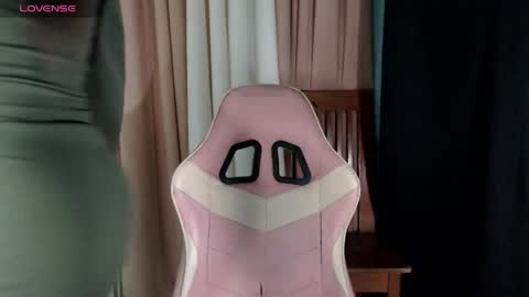 itsme_abby69 online show from 05/20/26, 04:57