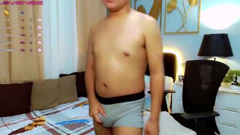 Snapshot of itsme_berniexx chatting on 01/08/25, 10:16 ask me online show from 01/08/25, 10:16