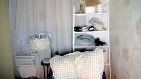 itsme_kat online show from 07/14/26, 10:21