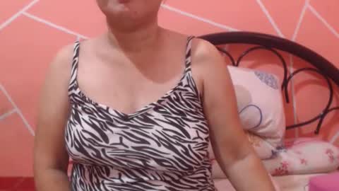 Snapshot of itsme_kitty chatting on 06/14/26, 05:31 Kitty online show from 06/14/26, 05:31