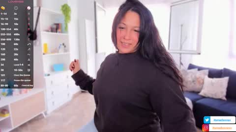 Itsmedannax   online show from 10/22/25, 09:31