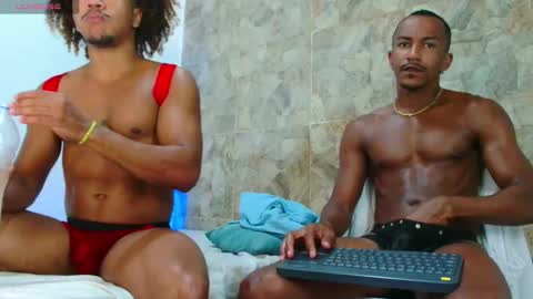 Snapshot of itsmikenoir chatting on 10/18/25, 02:18 Limited offer 50 online show from 10/18/25, 02:18