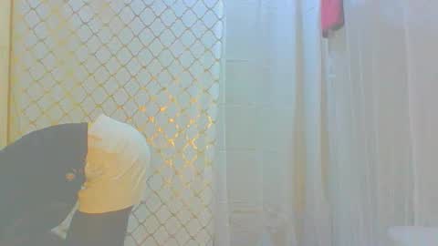 Snapshot of itsqueen_blacq chatting on 10/20/25, 06:41 Queen blacq online show from 10/20/25, 06:41