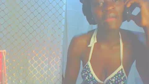 Snapshot of itsqueen_blacq chatting on 10/23/25, 08:35 Queen blacq online show from 10/23/25, 08:35