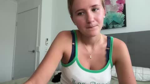 Snapshot of itsssosierra chatting on 12/04/24, 11:35  Sierra  online show from 12/04/24, 11:35