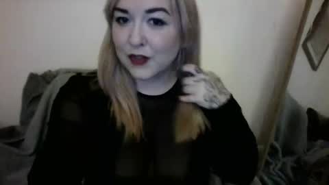 Snapshot of itsthemole chatting on 11/08/25, 12:00 Cunt Flaps online show from 11/08/25, 12:00