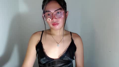 itsurgil_kloeh online show from 11/20/25, 03:56